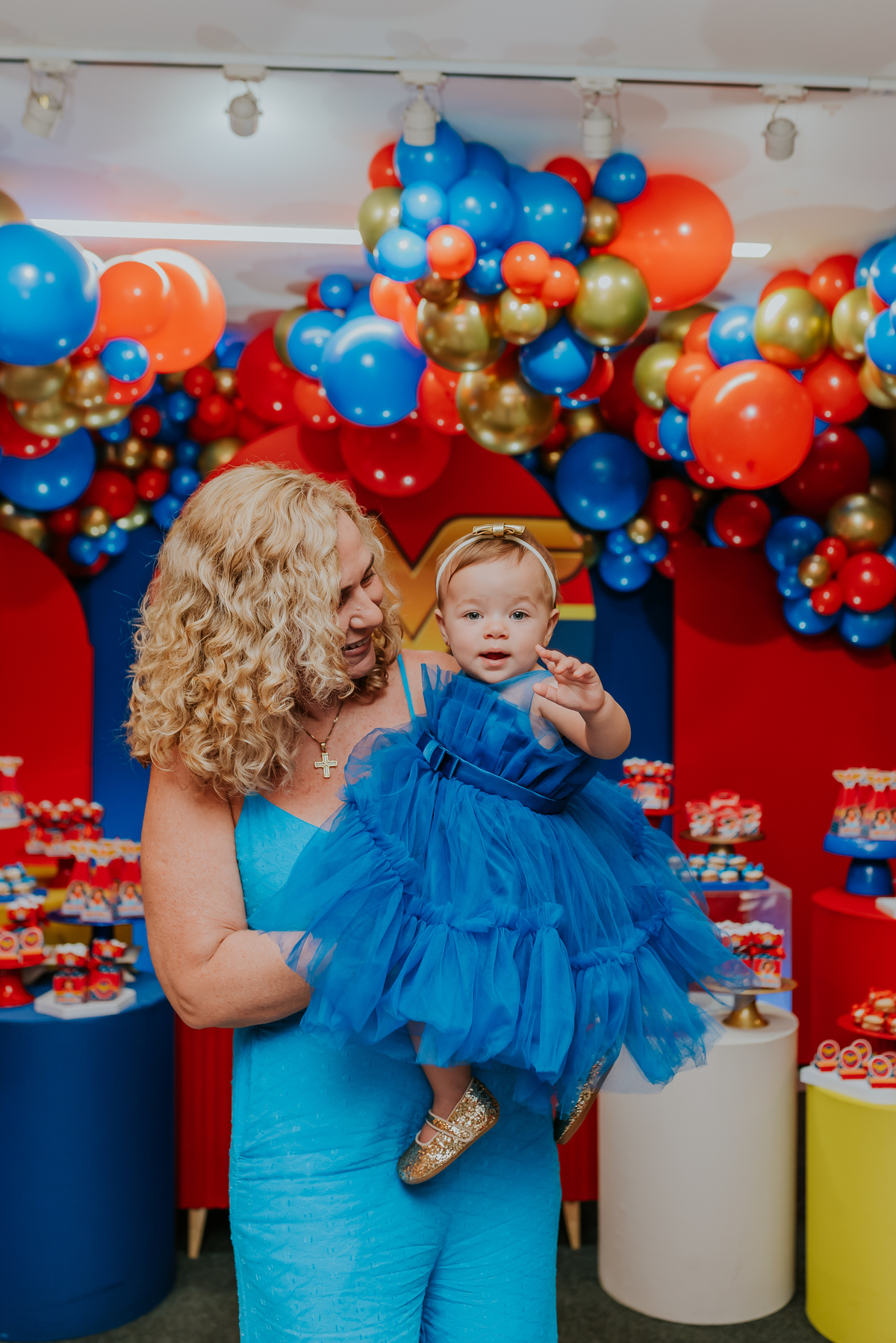 fotografia 1 ano helena festa infantil casa de festas mundo da lua tijuca rio de janeiro fotografa familia tema mulher maravilha 