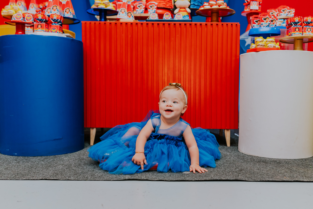 fotografia 1 ano helena festa infantil casa de festas mundo da lua tijuca rio de janeiro fotografa familia tema mulher maravilha 