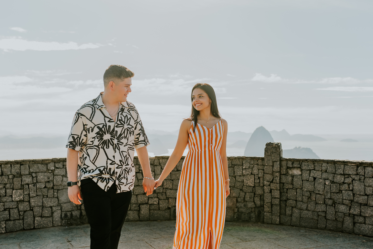 fotografia ensaio casal externo mirante dona marta rio de janeiro fotografa bruna Guerson rj cristo redentor