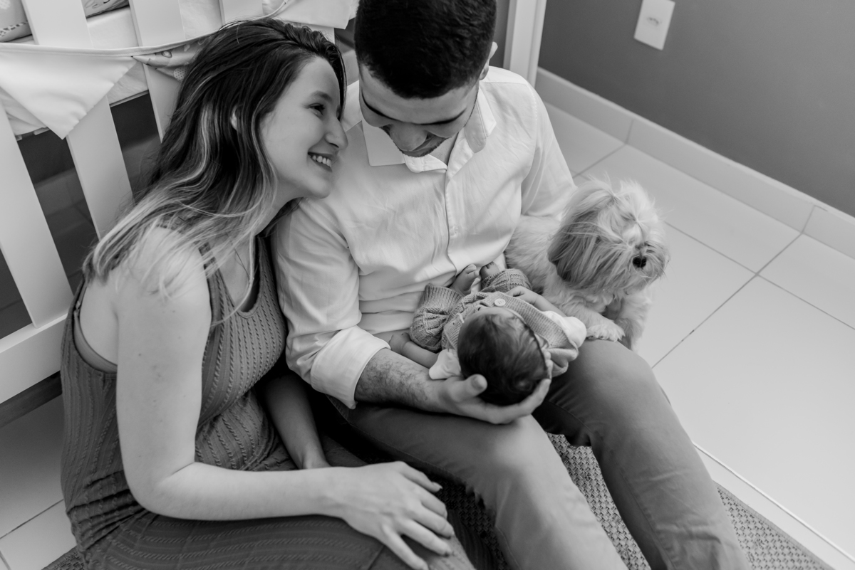 fotografia ensaio familia em casa primeiros dias acompanhamento newborn lifestyle Noah fotografa bruna guerson ilha do governador Rio de Janeiro 