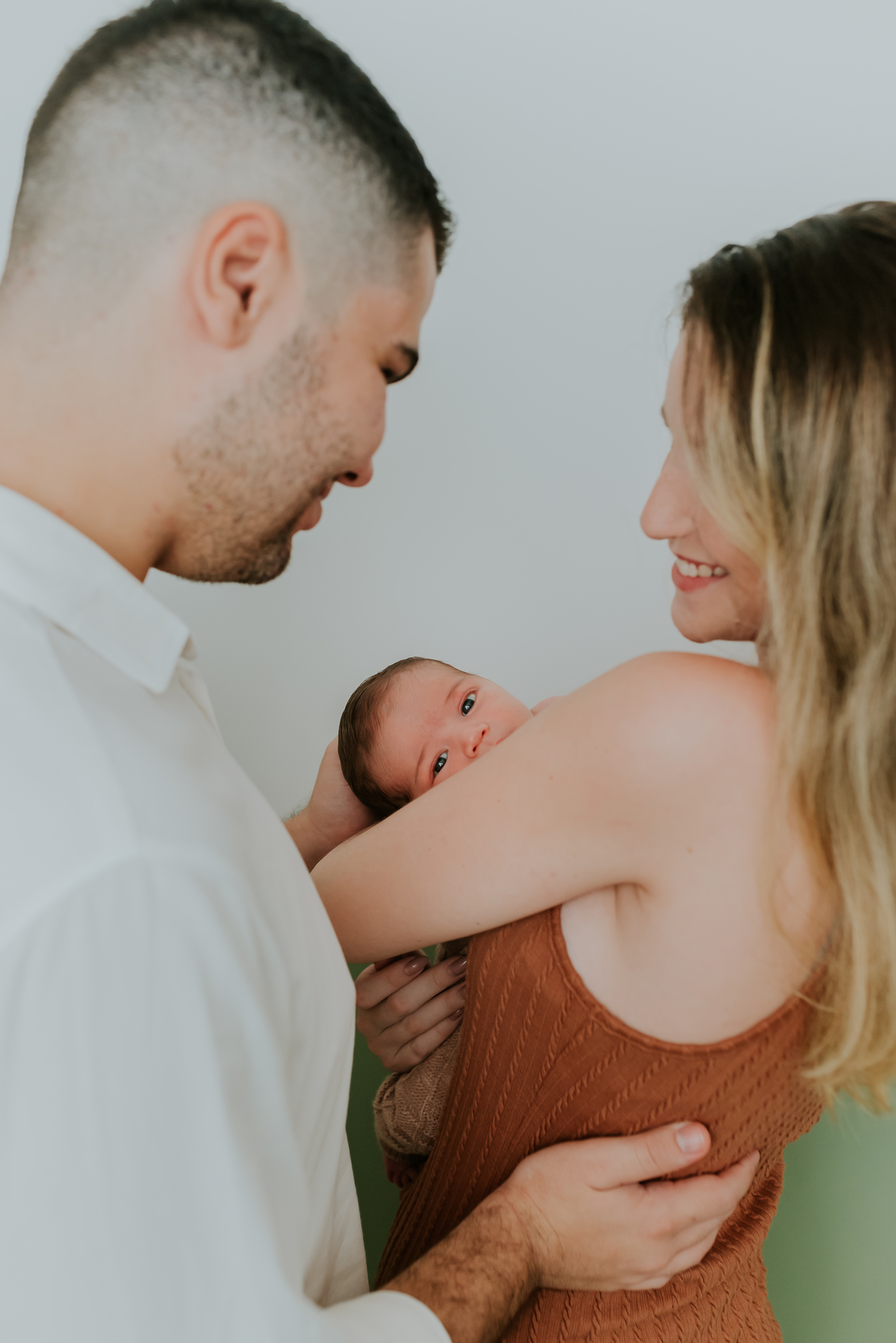 fotografia ensaio familia em casa primeiros dias acompanhamento newborn lifestyle Noah fotografa bruna guerson ilha do governador Rio de Janeiro 