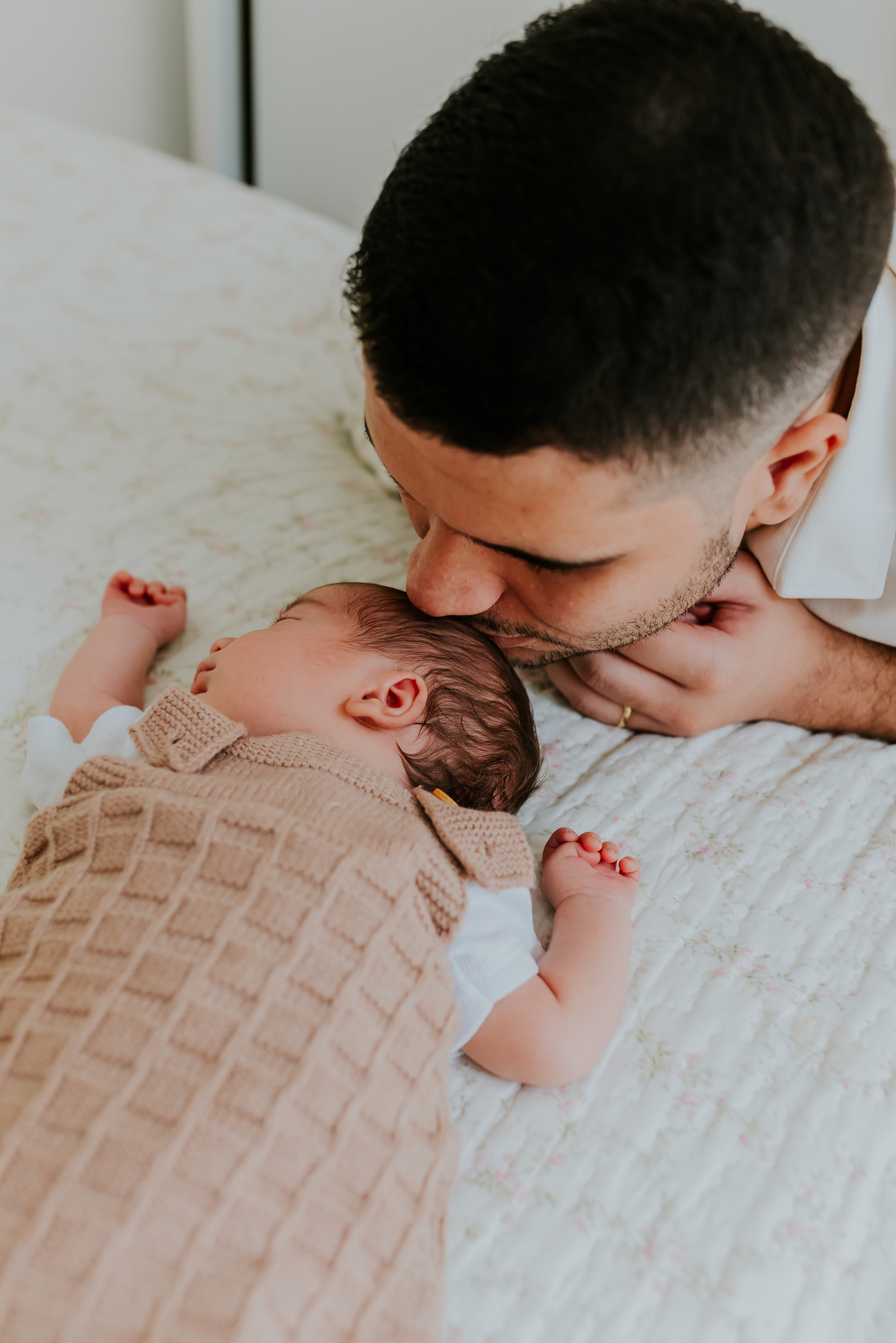 fotografia ensaio familia em casa primeiros dias acompanhamento newborn lifestyle Noah fotografa bruna guerson ilha do governador Rio de Janeiro 
