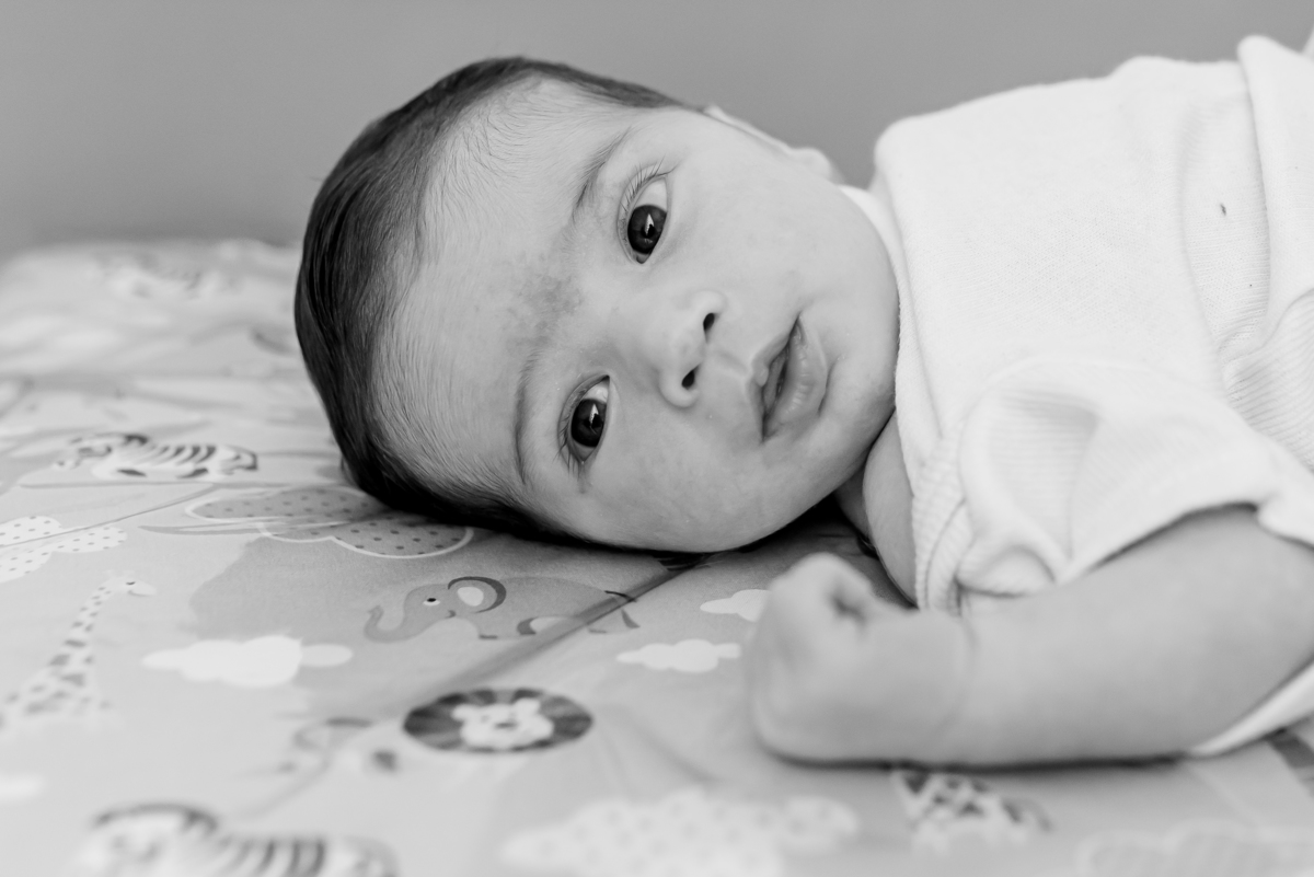 fotografia ensaio familia em casa primeiros dias acompanhamento newborn lifestyle Noah fotografa bruna guerson ilha do governador Rio de Janeiro 