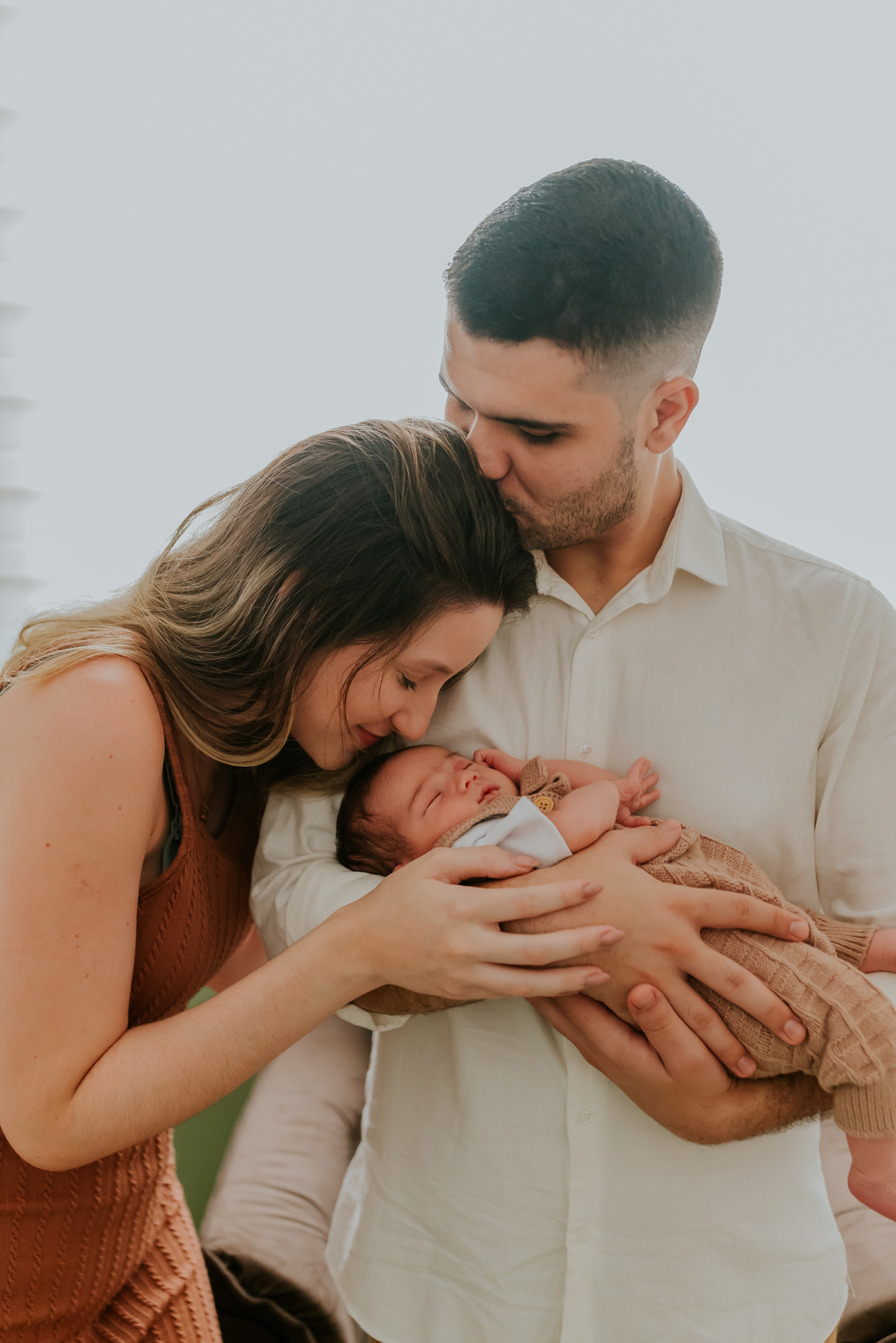 fotografia ensaio familia em casa primeiros dias acompanhamento newborn lifestyle Noah fotografa bruna guerson ilha do governador Rio de Janeiro 