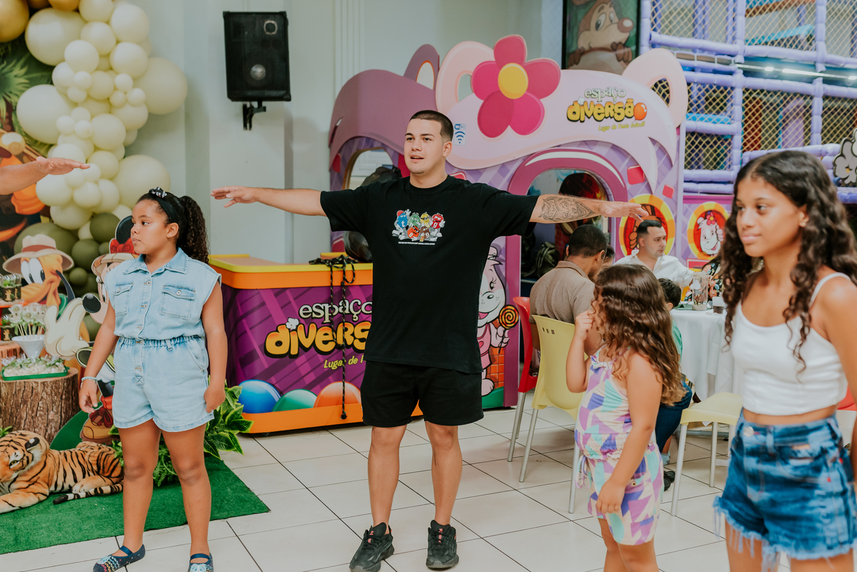 fotografia Rio de Janeiro festa infantil espaço diversão fotografa de familia 1 ano eduardo tema Mickey safari 