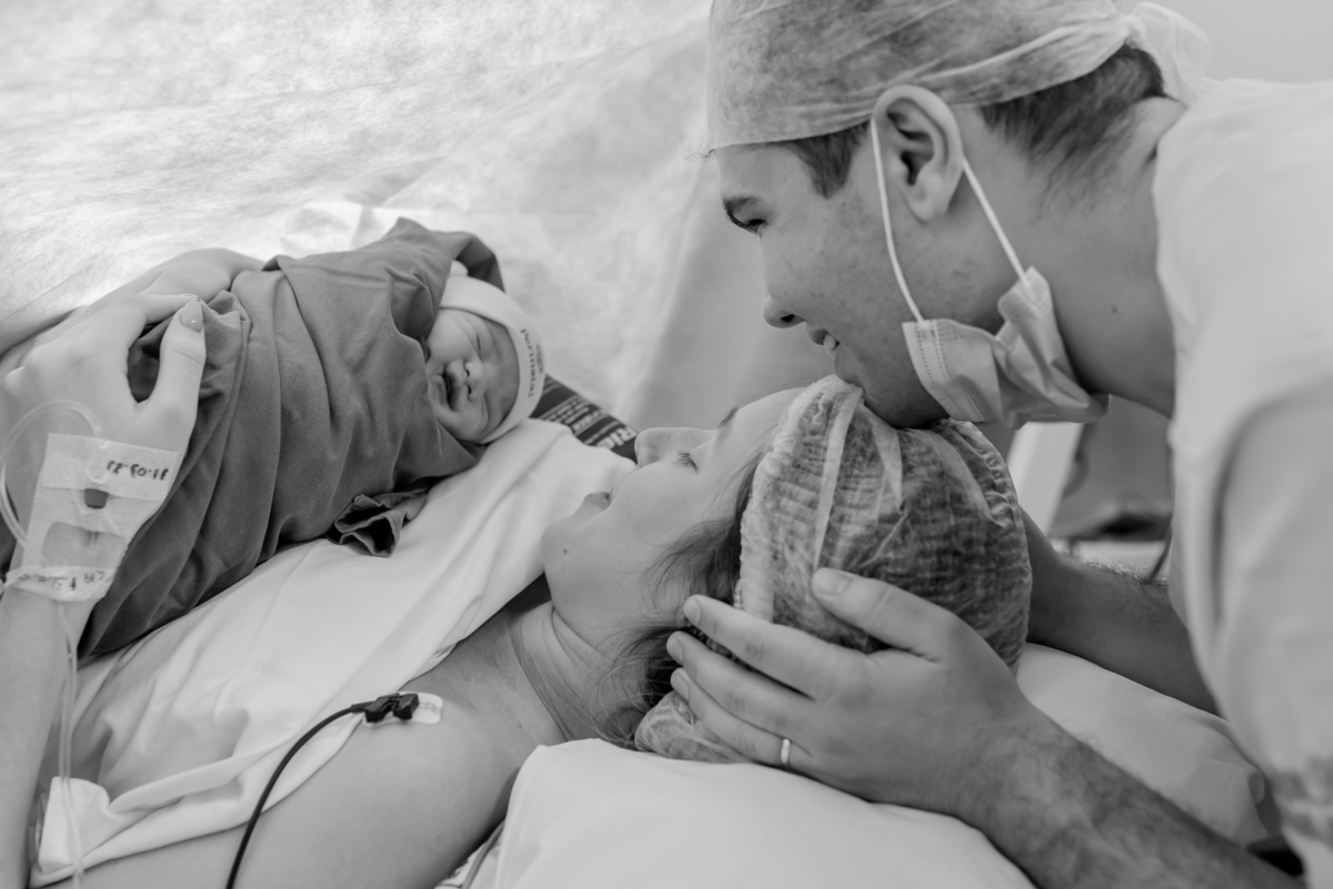 fotografia nascimento parto cesarea perinatal barra da Tijuca Rio de Janeiro Noah fotografa familia 
