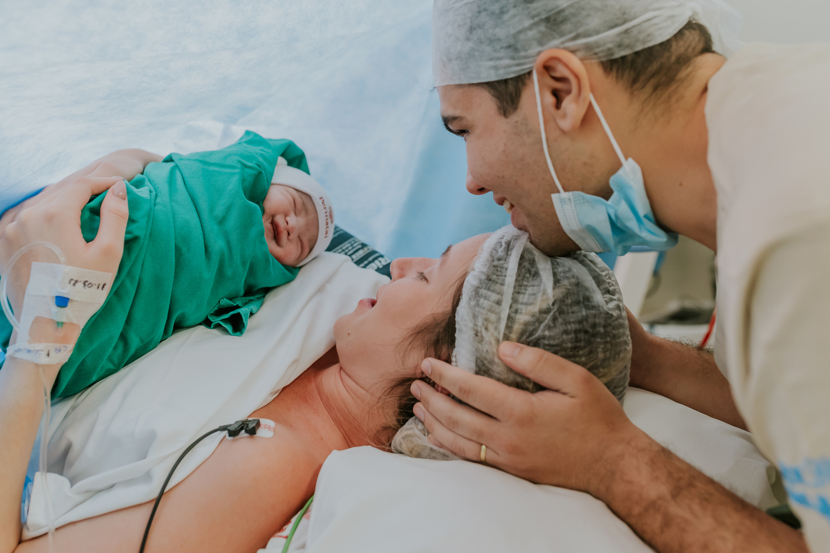 fotografia nascimento parto cesarea perinatal barra da Tijuca Rio de Janeiro Noah fotografa familia 