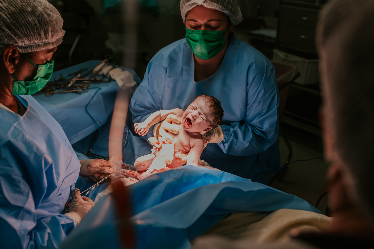 fotografia nascimento parto cesarea perinatal barra da Tijuca Rio de Janeiro Noah fotografa familia 