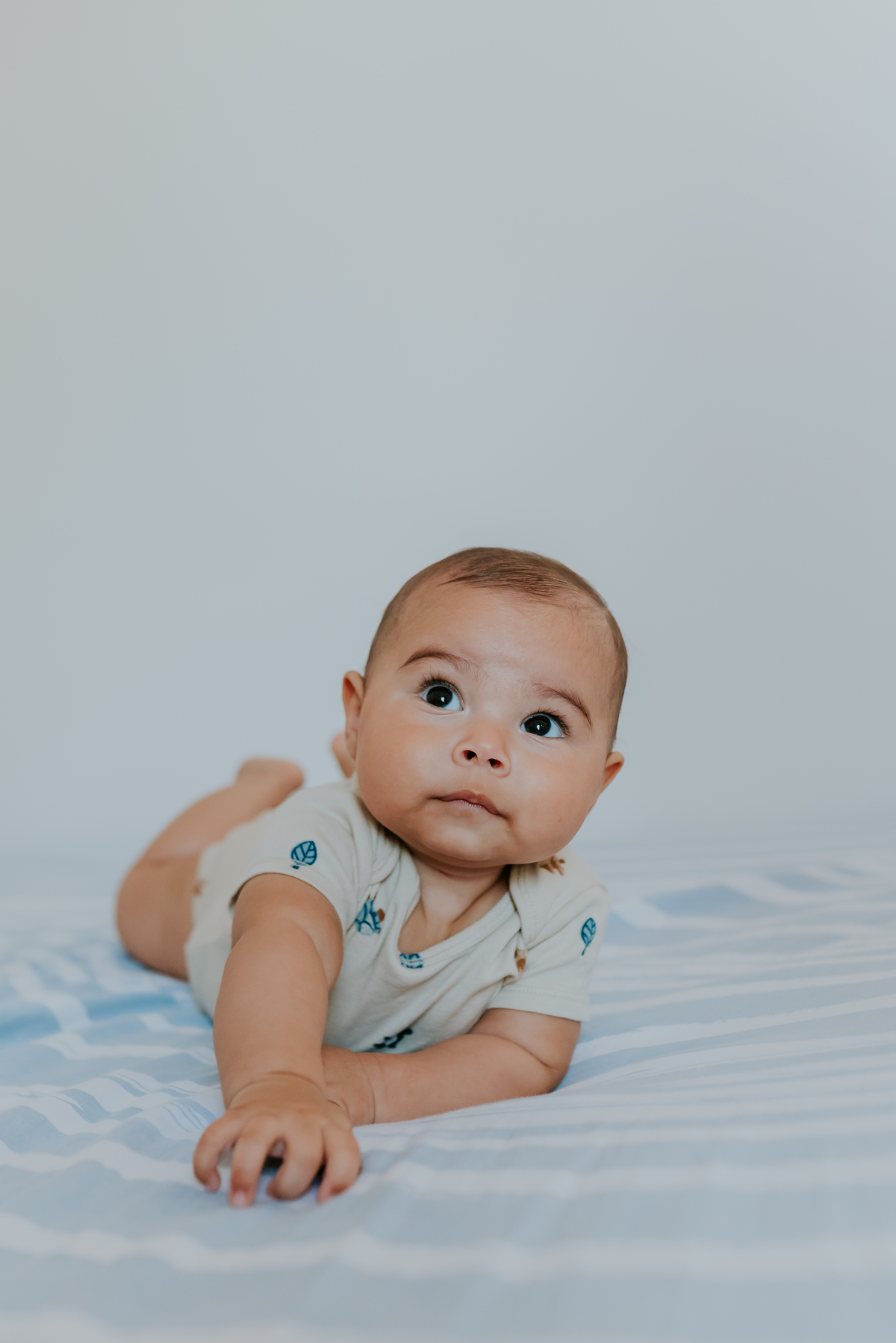 fotografia ensaio familia em casa acompanhamento Theo 5 meses ilha do governador fotografa rio de janeiro
