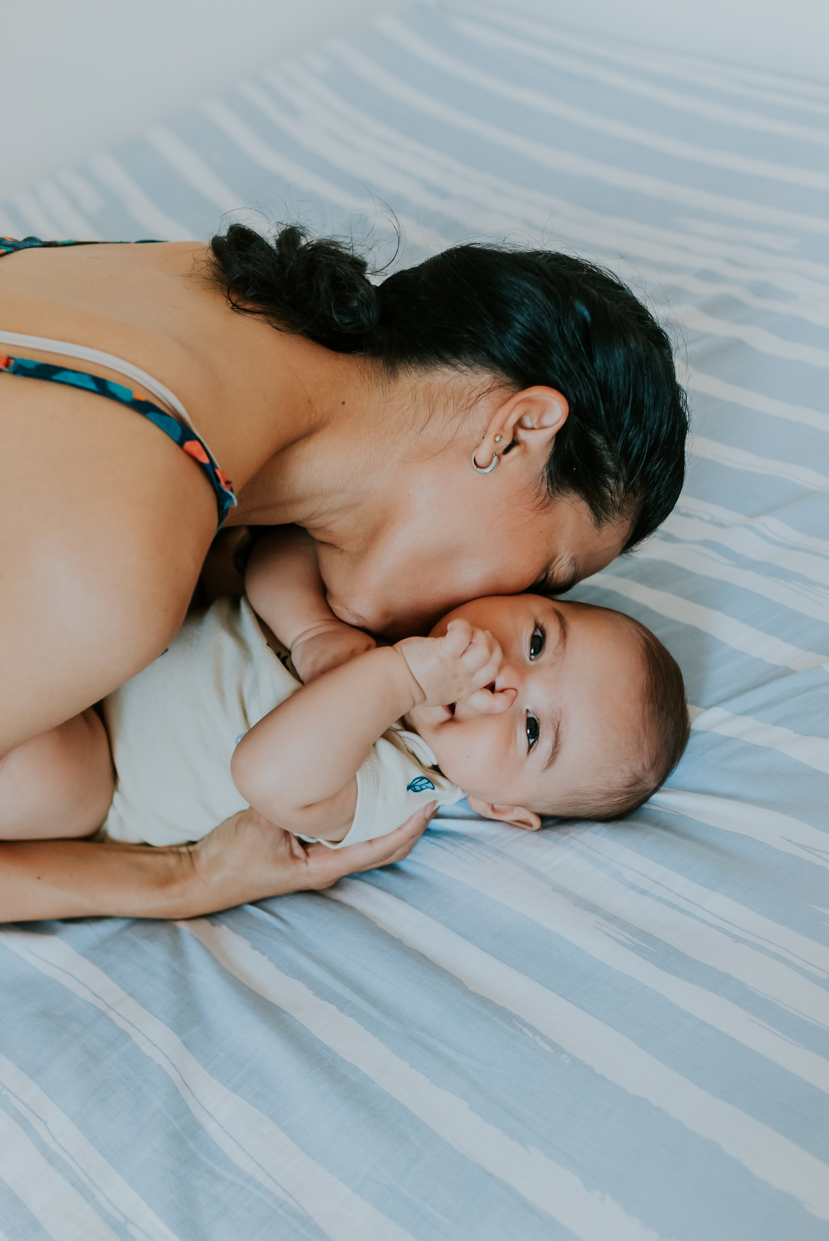 fotografia ensaio familia em casa acompanhamento Theo 5 meses ilha do governador fotografa rio de janeiro