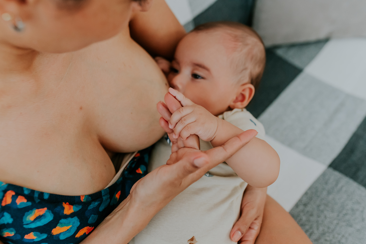 fotografia ensaio familia em casa acompanhamento Theo 5 meses ilha do governador fotografa rio de janeiro