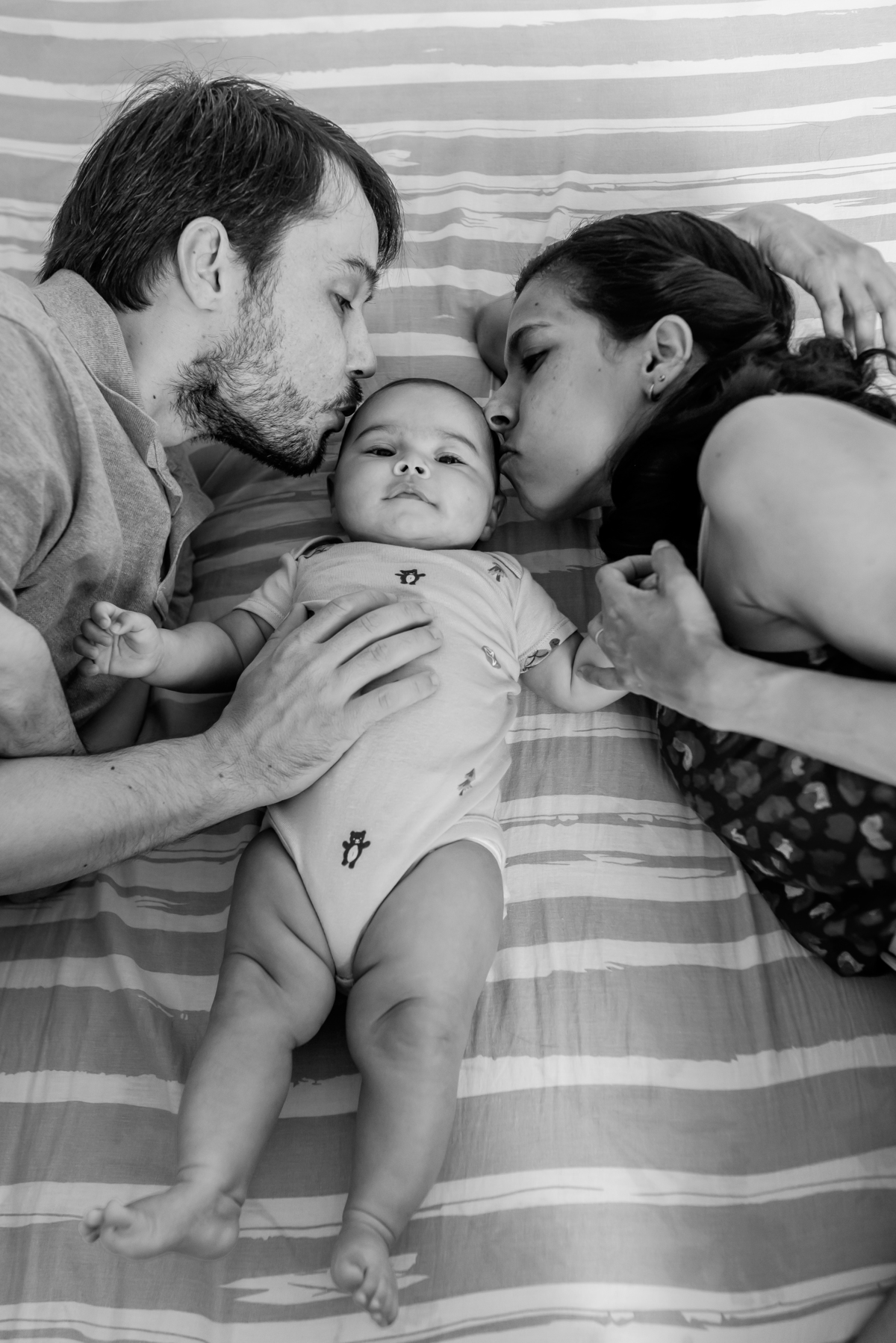 fotografia ensaio familia em casa acompanhamento Theo 5 meses ilha do governador fotografa rio de janeiro