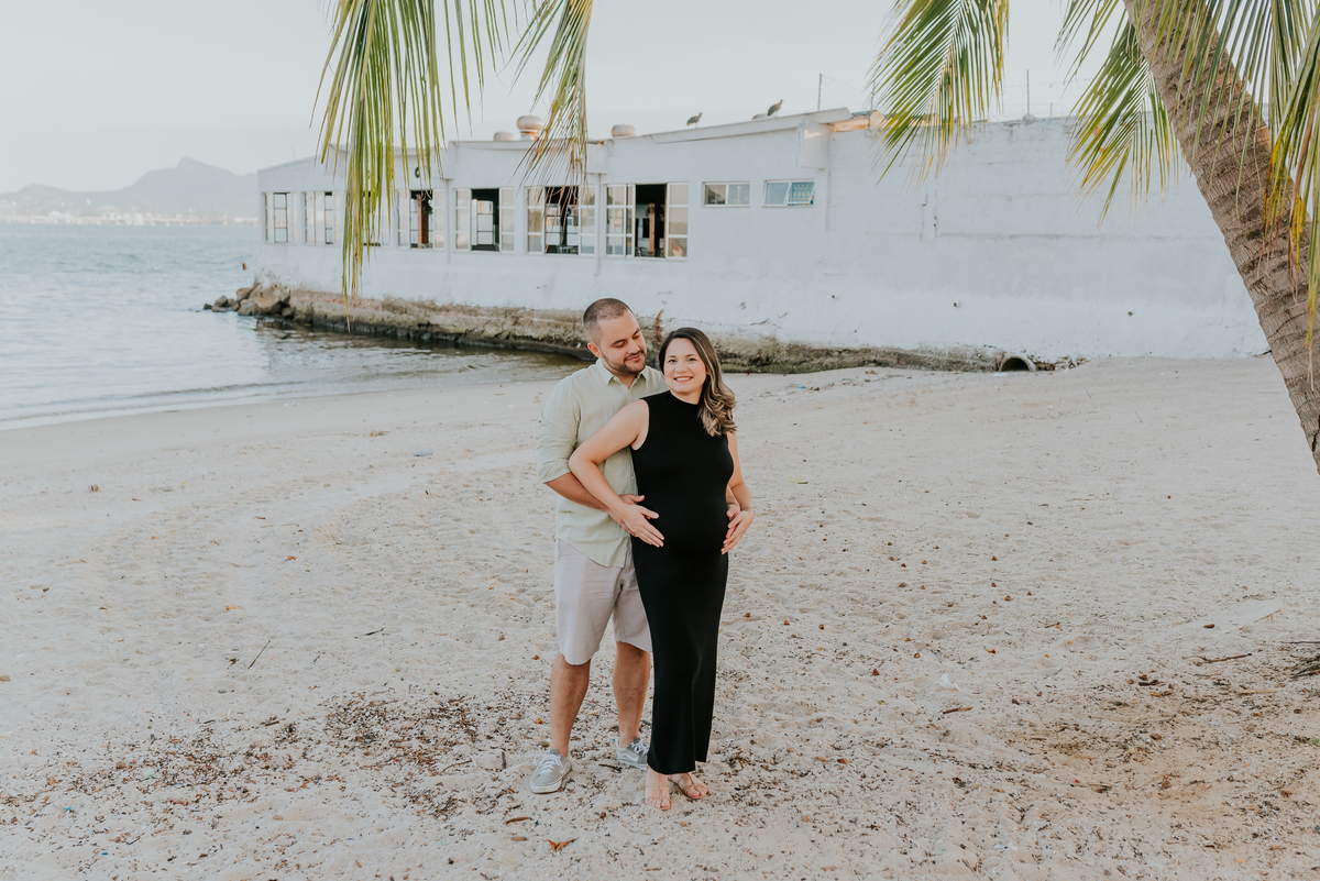 fotografia ensaio familia gestante ensaio externo praia da bica ilha do governador fotografa rio de janeirofotografia ensaio familia gestante ensaio externo praia da bica ilha do governador fotografa rio de janeiro