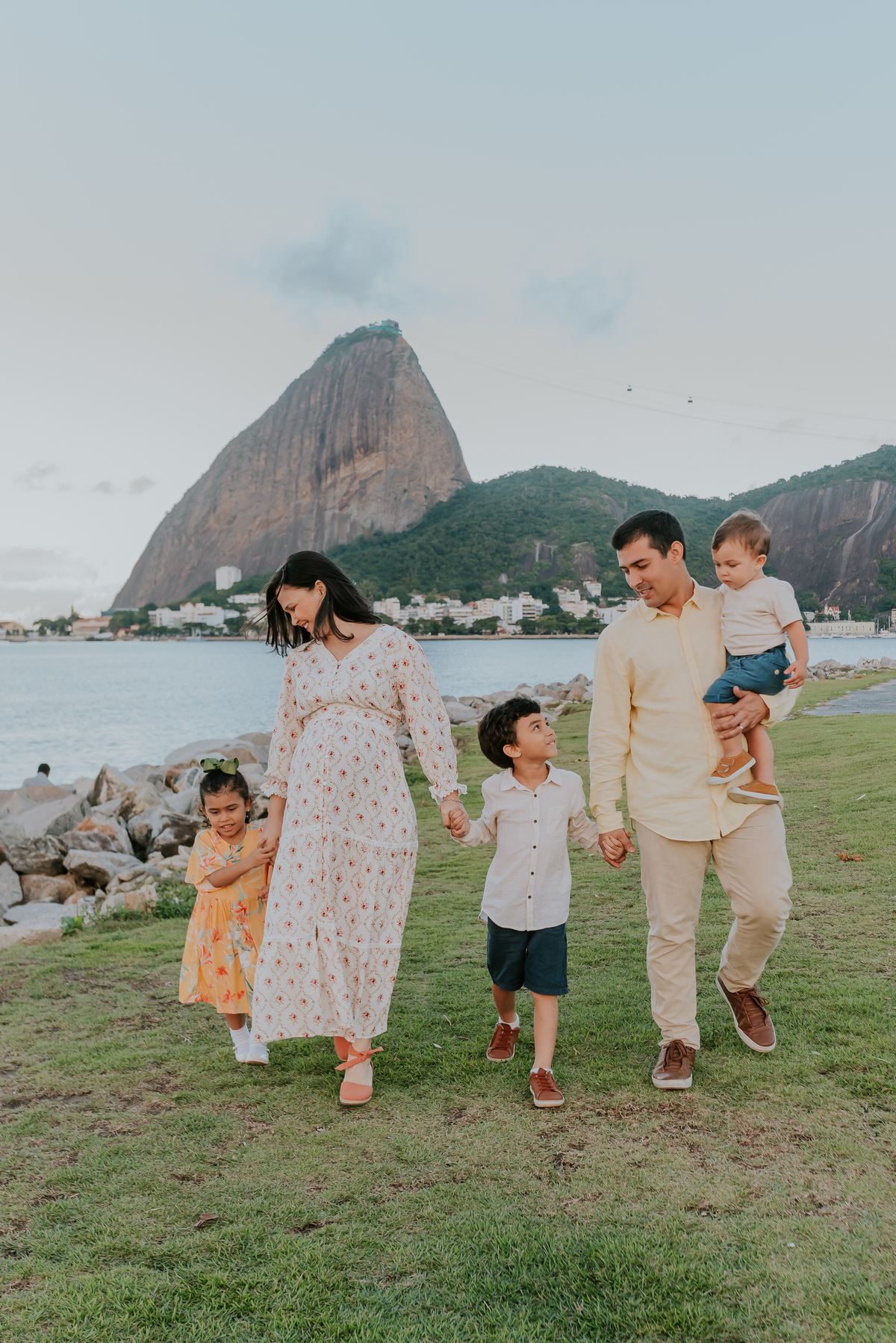 fotografia ensaio de gestante Rio de Janeiro aterro do flamengo a espera da Clarice maria sessão externa fotografa familia