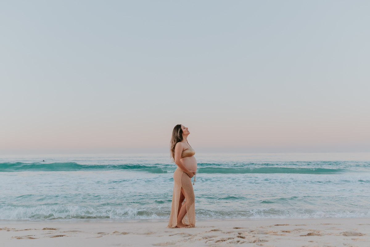 ensaio gestante amanhecer praia barra da Tijuca Rio de Janeiro fotografa familia rj 