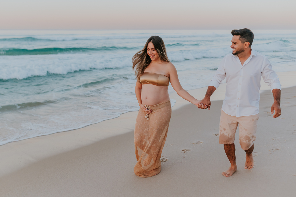 ensaio gestante amanhecer praia barra da Tijuca Rio de Janeiro fotografa familia rj 
