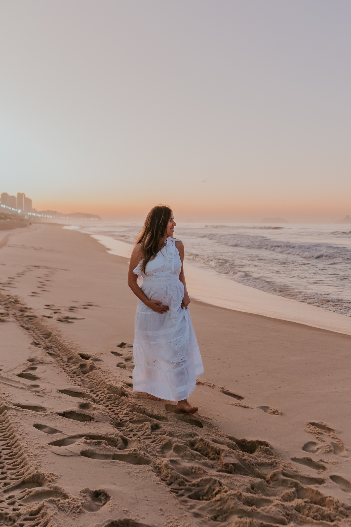 ensaio gestante amanhecer praia barra da Tijuca Rio de Janeiro fotografa familia rj 