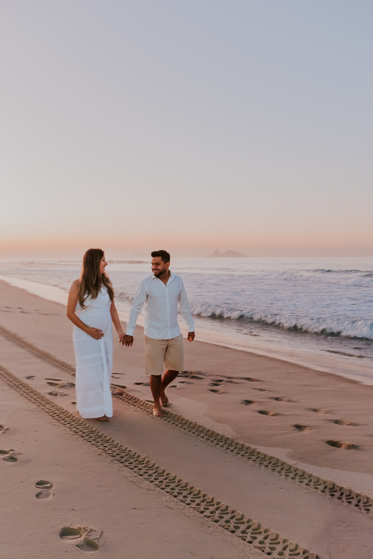 ensaio gestante amanhecer praia barra da Tijuca Rio de Janeiro fotografa familia rj 