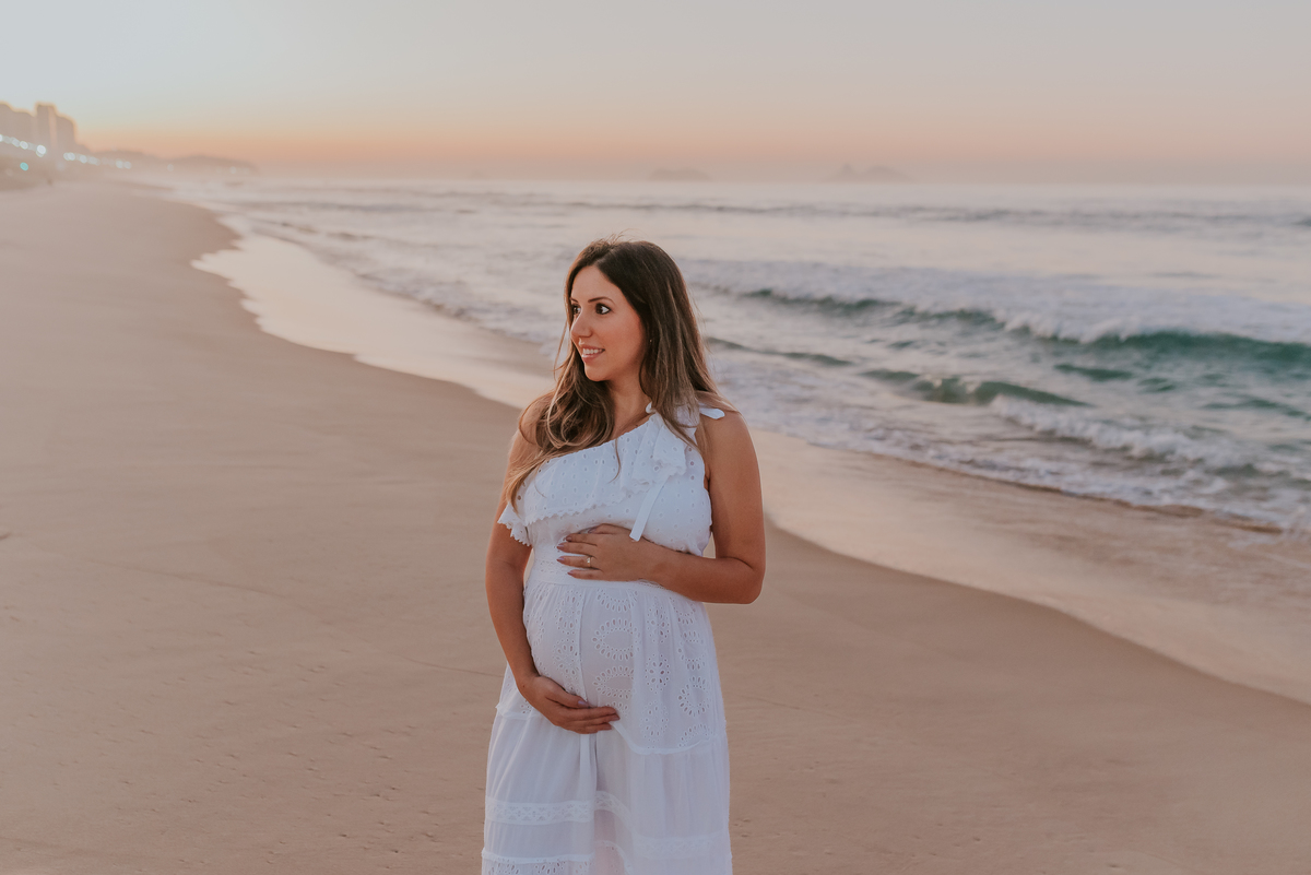 ensaio gestante amanhecer praia barra da Tijuca Rio de Janeiro fotografa familia rj 