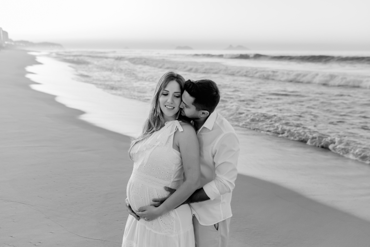 ensaio gestante amanhecer praia barra da Tijuca Rio de Janeiro fotografa familia rj 