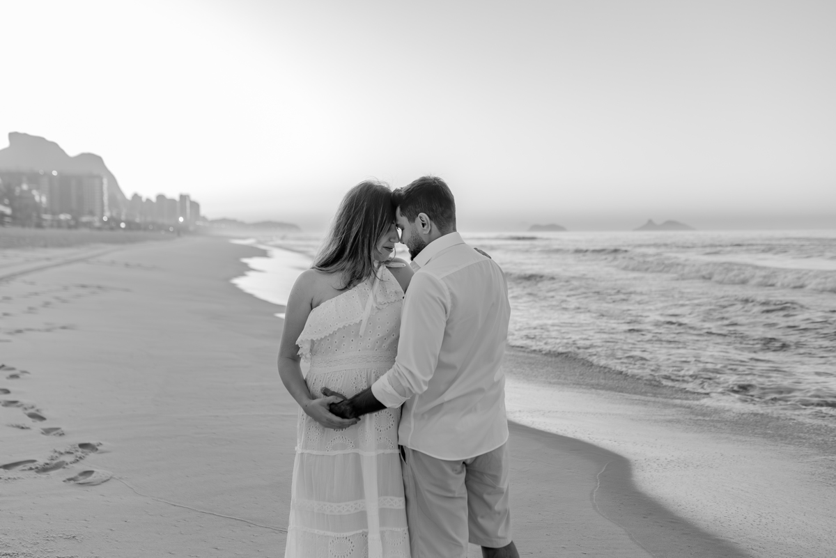 ensaio gestante amanhecer praia barra da Tijuca Rio de Janeiro fotografa familia rj 