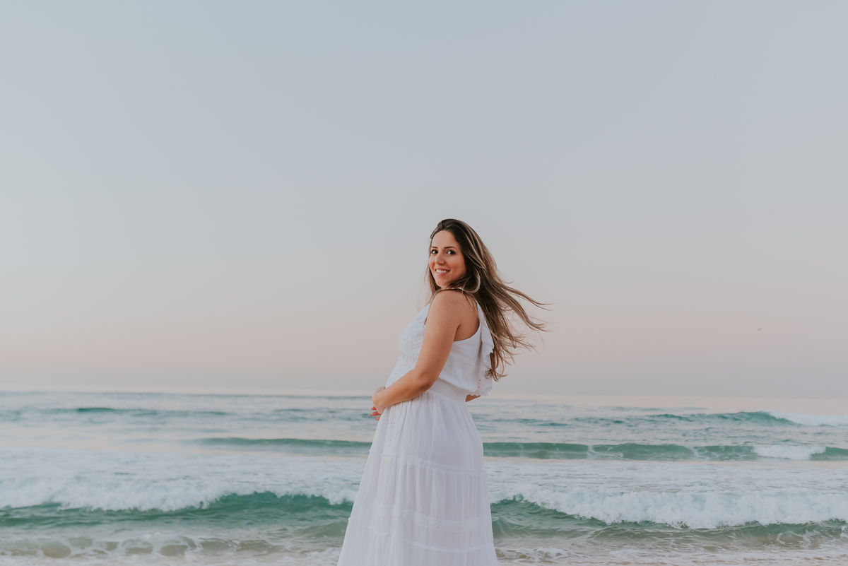 ensaio gestante amanhecer praia barra da Tijuca Rio de Janeiro fotografa familia rj 