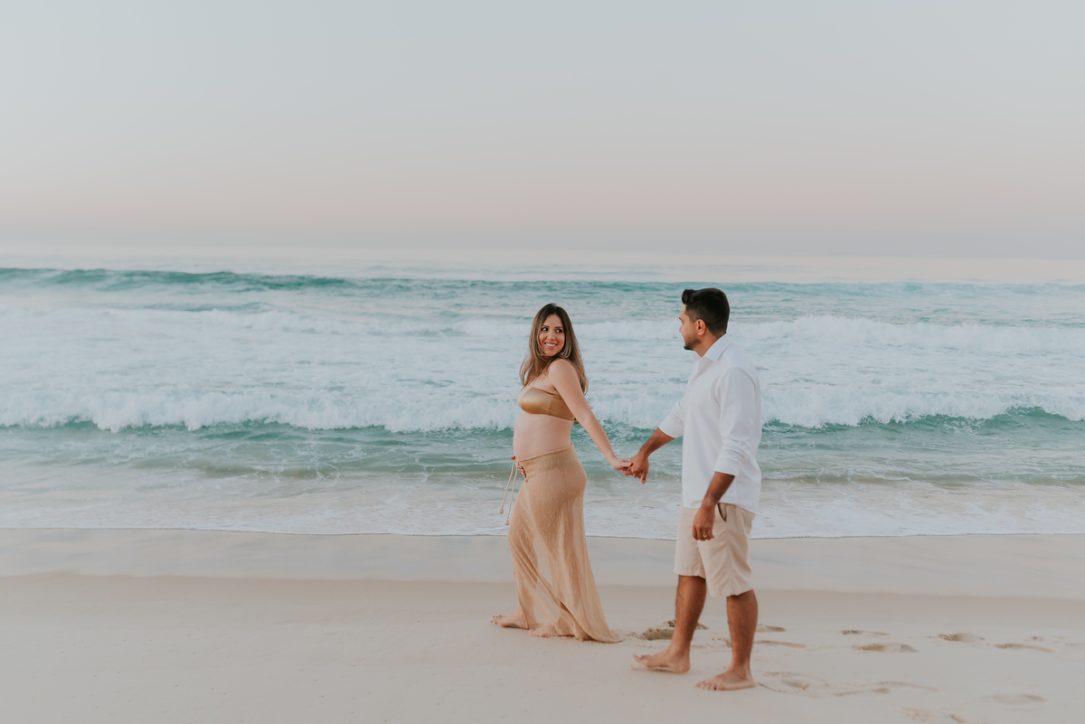 ensaio gestante amanhecer praia barra da Tijuca Rio de Janeiro fotografa familia rj 