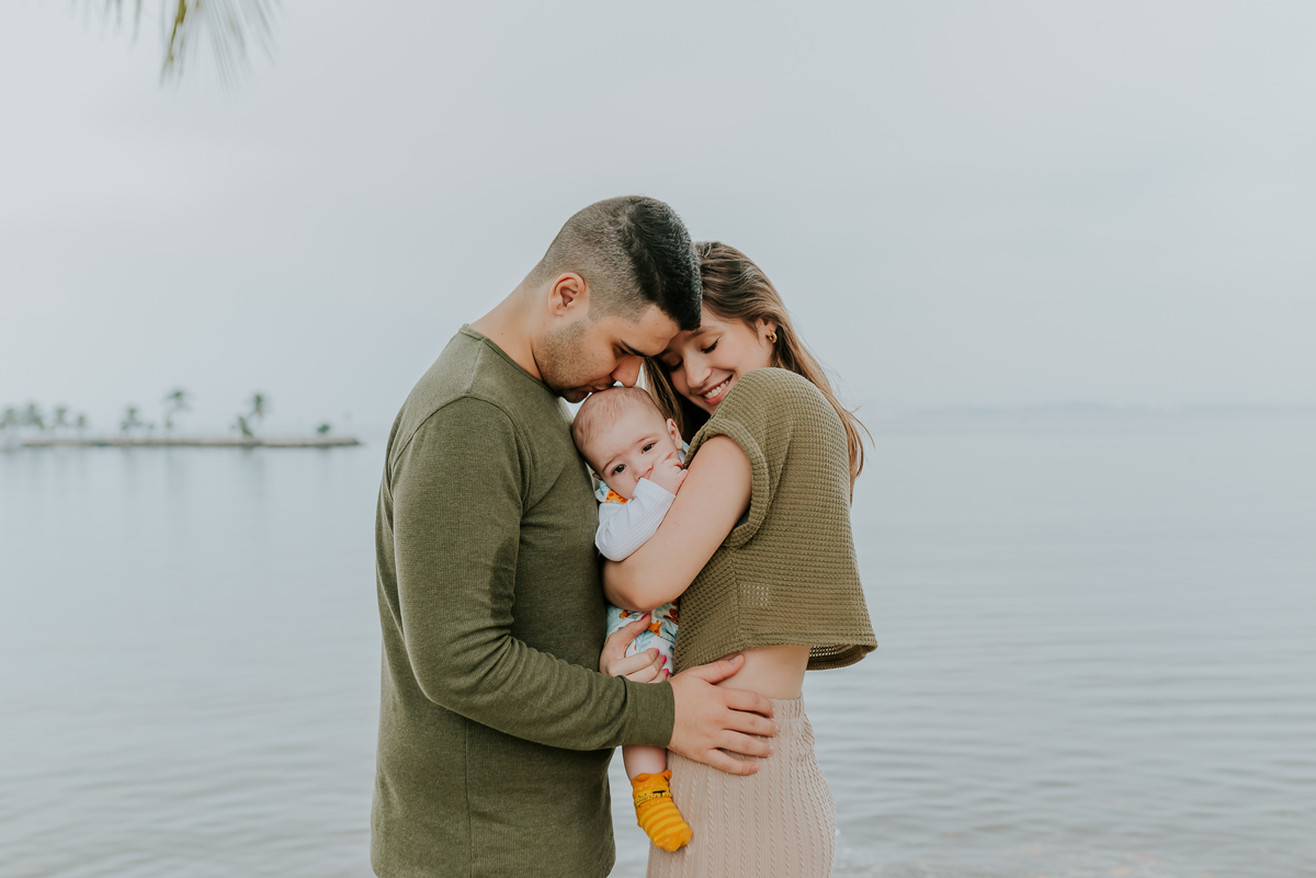 ensaio familia acompanhamento 3 meses Noah externo ilha do governador quebra coco jardim Guanabara fotografia rj 