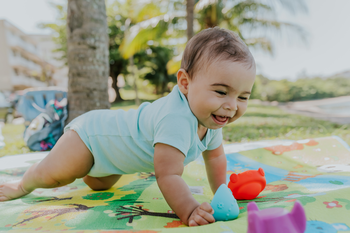fotografia ensaio família externo quebra coco ilha do governador 8 meses do Theo acompanhamento rio de janeiro