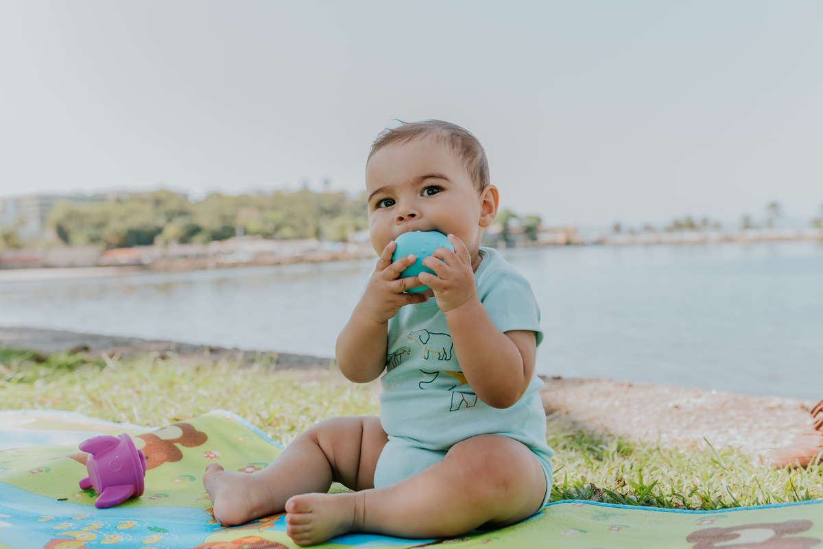 fotografia ensaio família externo quebra coco ilha do governador 8 meses do Theo acompanhamento rio de janeiro