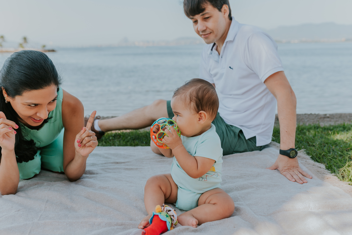 fotografia ensaio família externo quebra coco ilha do governador 8 meses do Theo acompanhamento rio de janeiro