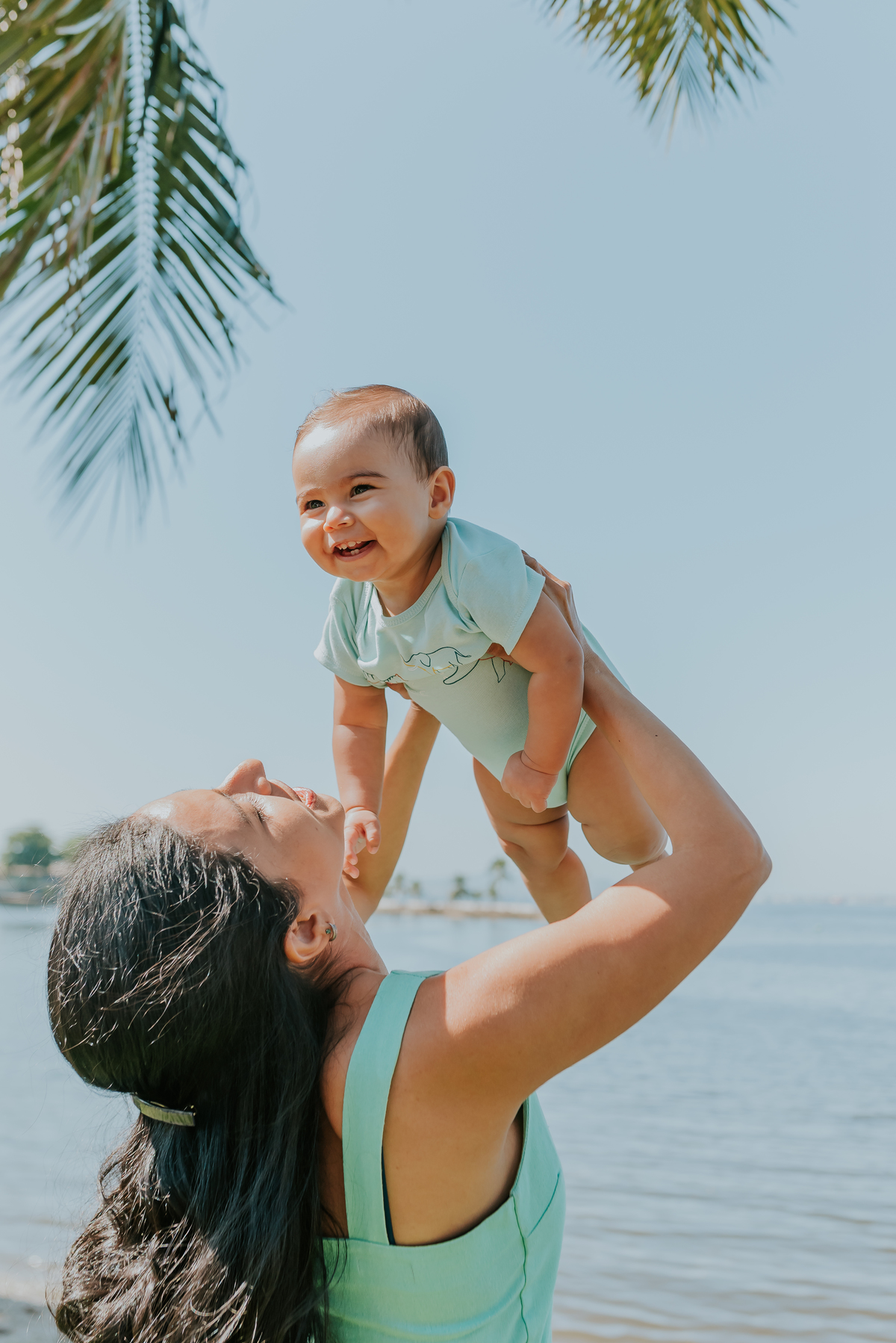 fotografia ensaio família externo quebra coco ilha do governador 8 meses do Theo acompanhamento rio de janeiro
