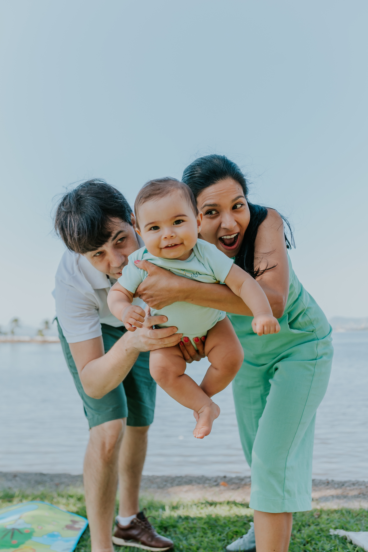 fotografia ensaio família externo quebra coco ilha do governador 8 meses do Theo acompanhamento rio de janeiro
