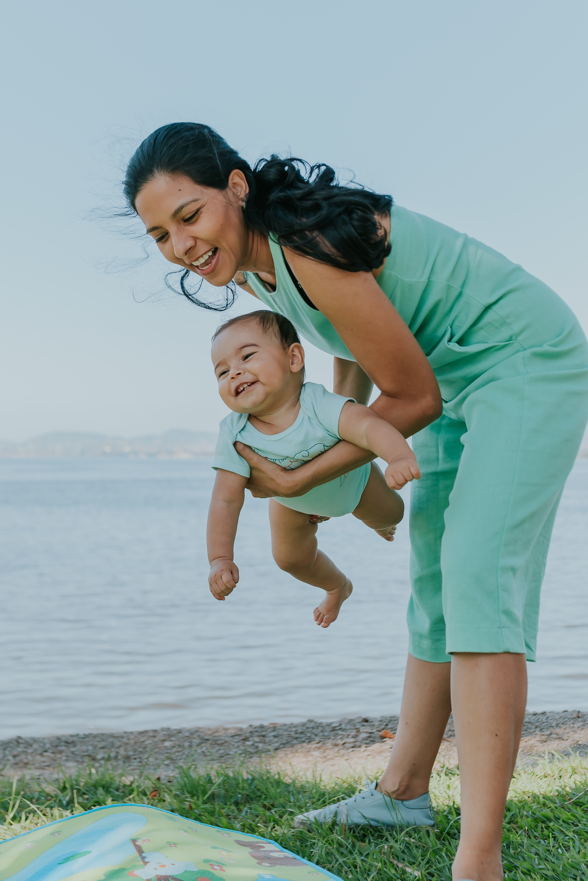 fotografia ensaio família externo quebra coco ilha do governador 8 meses do Theo acompanhamento rio de janeiro