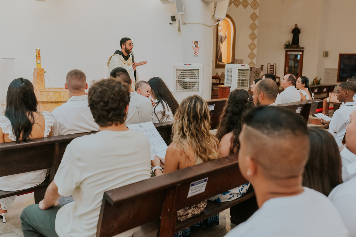fotografia batizado fotografa familia batismo Gabriel paroquia São Francisco de paula barra da Tijuca rio de janeiro 