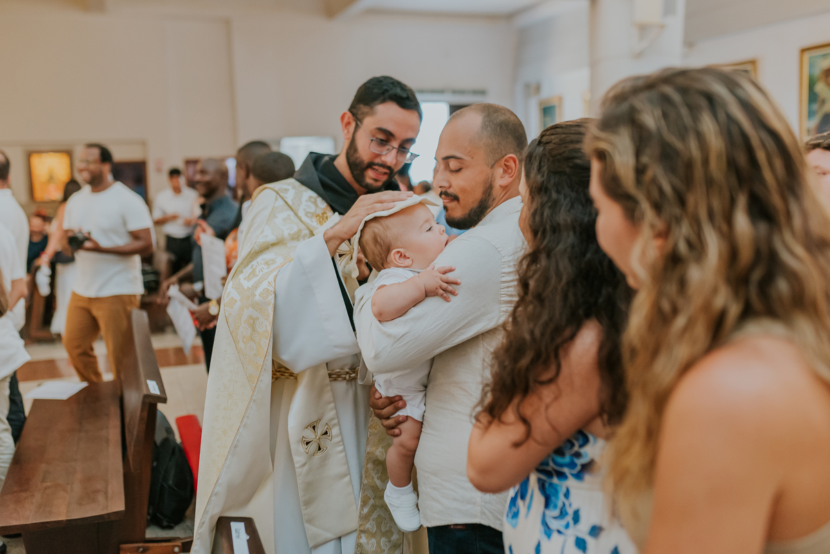 fotografia batizado fotografa familia batismo Gabriel paroquia São Francisco de paula barra da Tijuca rio de janeiro 