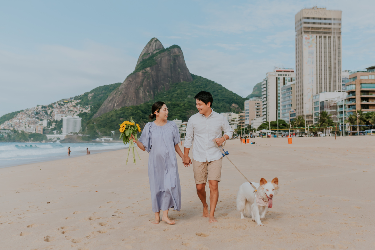 fotografia ensaio externo gestante familia na praia Leblon Rio de Janeiro fotografa bruna guerson
