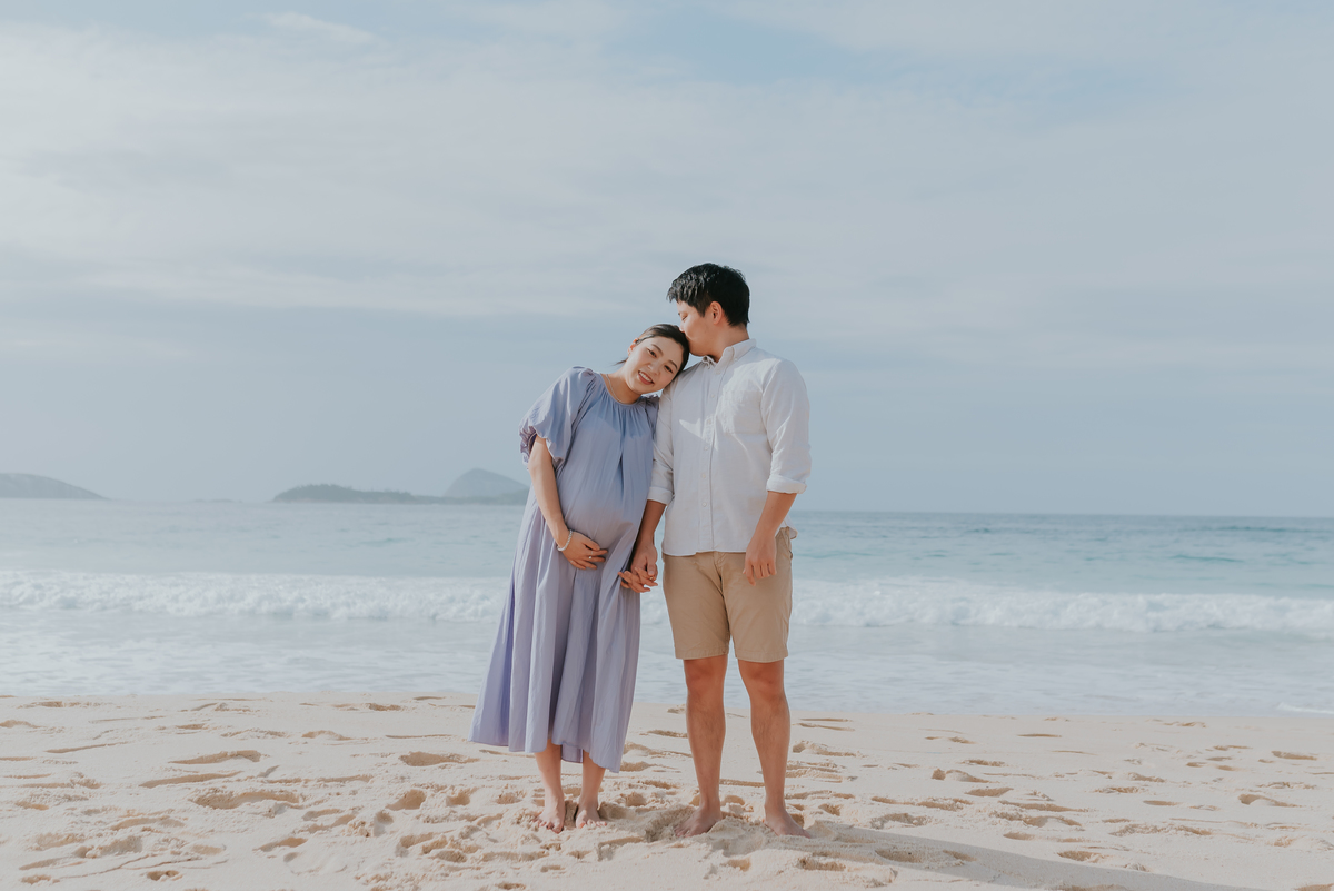 fotografia ensaio externo gestante familia na praia Leblon Rio de Janeiro fotografa bruna guerson