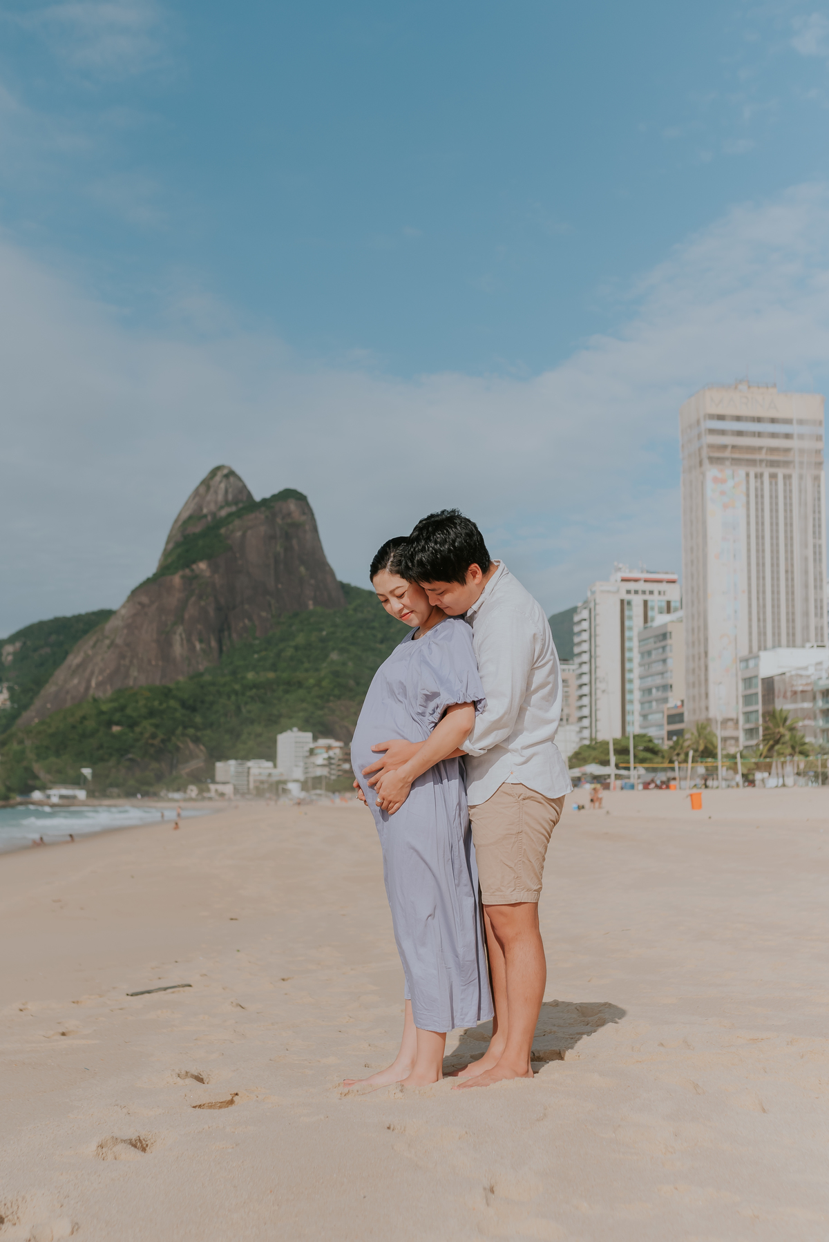 fotografia ensaio externo gestante familia na praia Leblon Rio de Janeiro fotografa bruna guerson