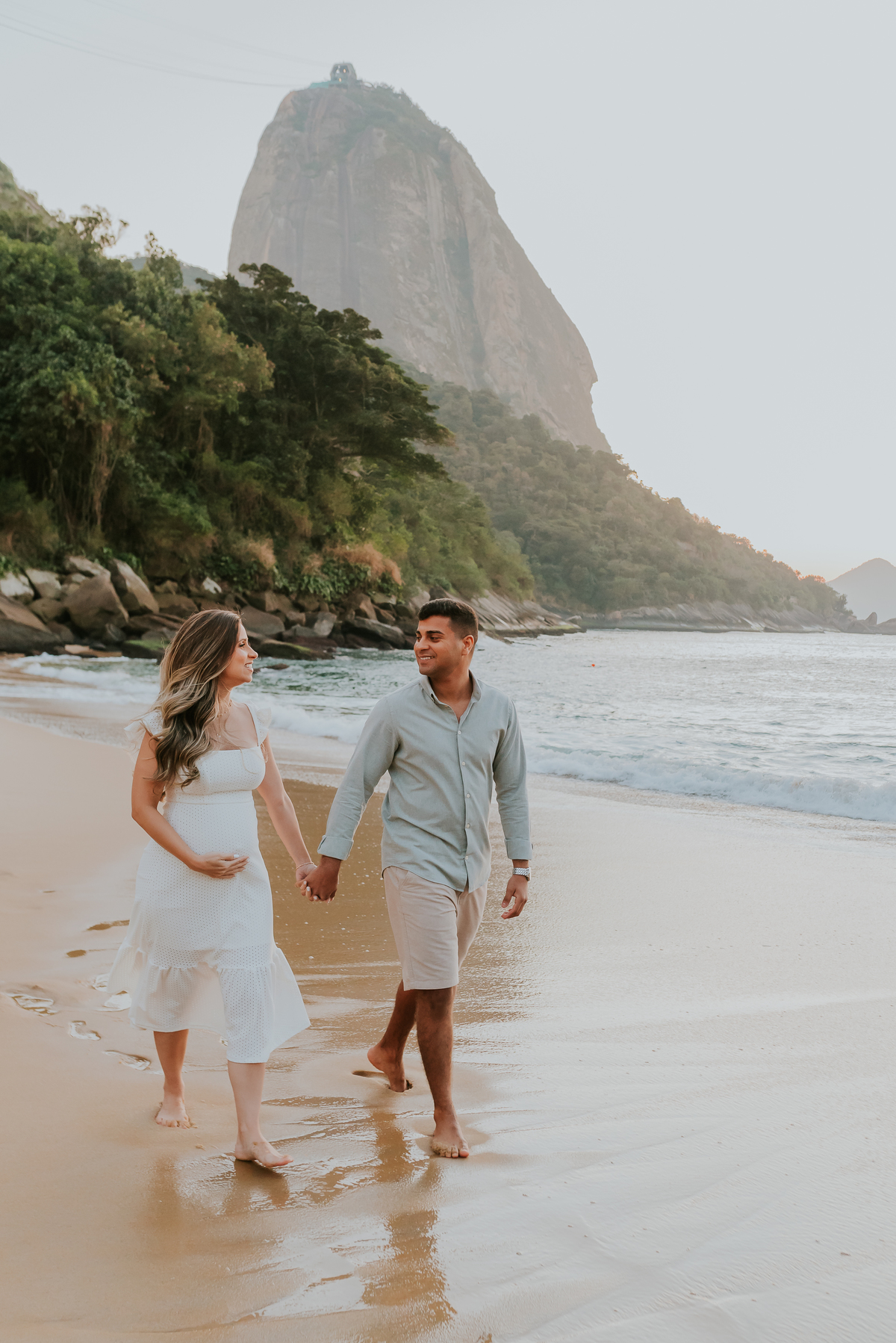 fotografia ensaio de gestante externo praia amanhecer Rio de Janeiro praia vermelha urca rj fotografa familia 