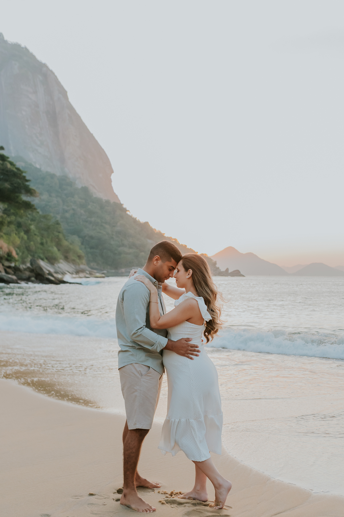 fotografia ensaio de gestante externo praia amanhecer Rio de Janeiro praia vermelha urca rj fotografa familia 