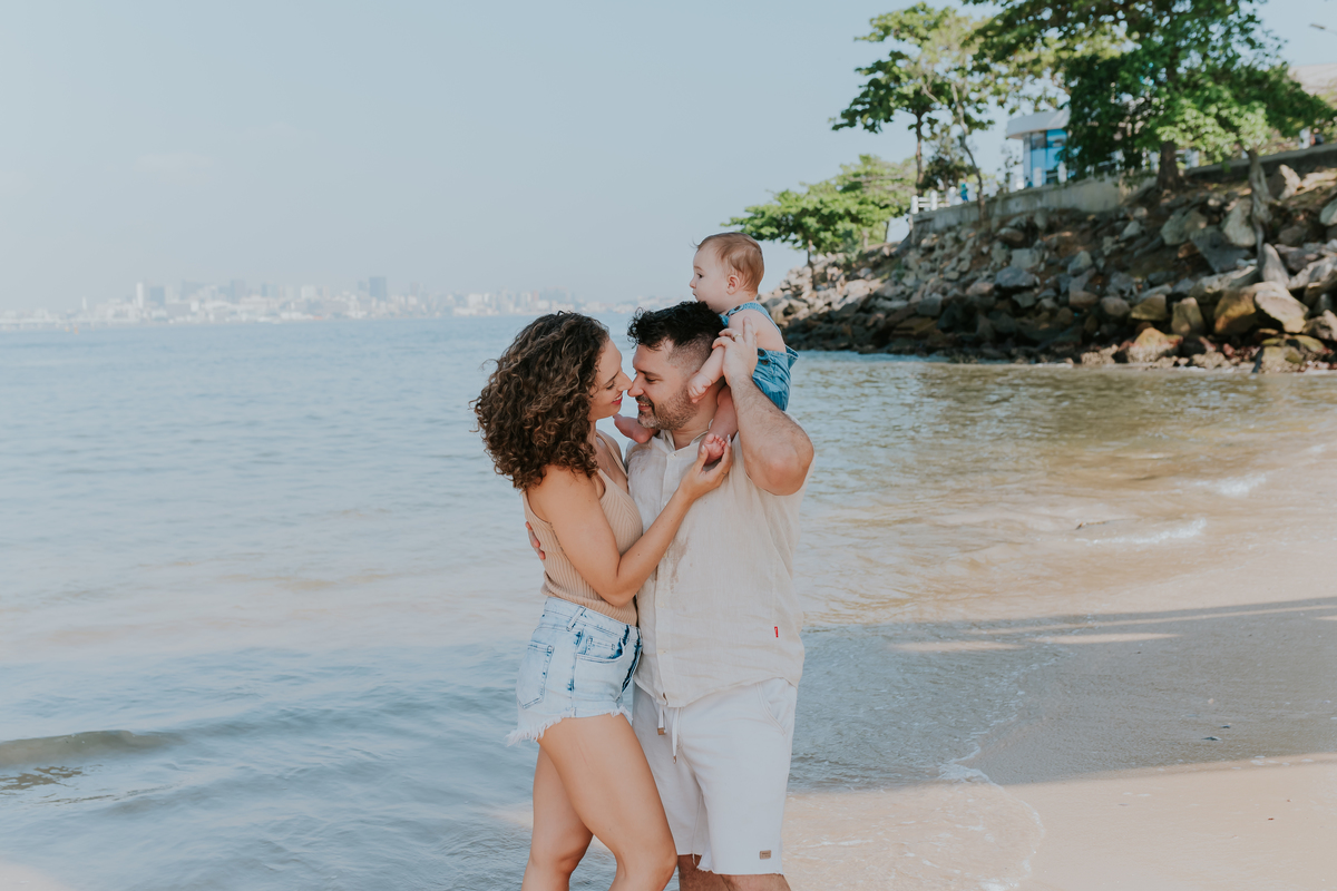 fotografia ensaio familia externo acompanhamento bebe 7 meses praia da boa viagem Niteroi rio de janeiro fotografa 