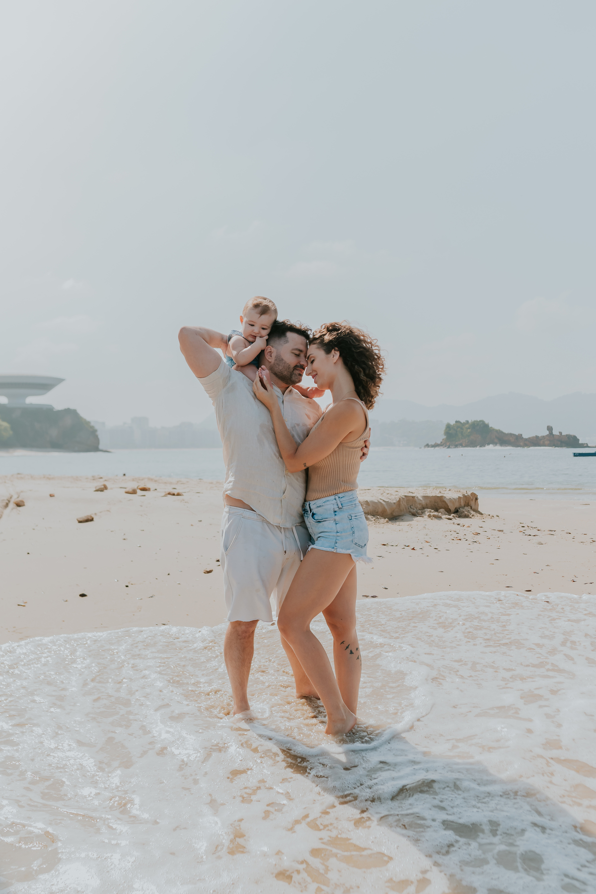 fotografia ensaio familia externo acompanhamento bebe 7 meses praia da boa viagem Niteroi rio de janeiro fotografa 