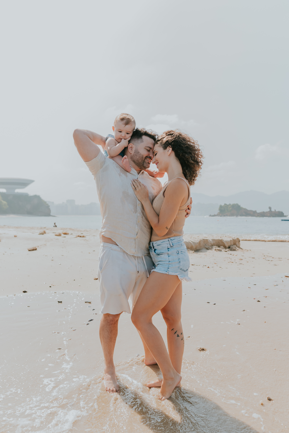 fotografia ensaio familia externo acompanhamento bebe 7 meses praia da boa viagem Niteroi rio de janeiro fotografa 