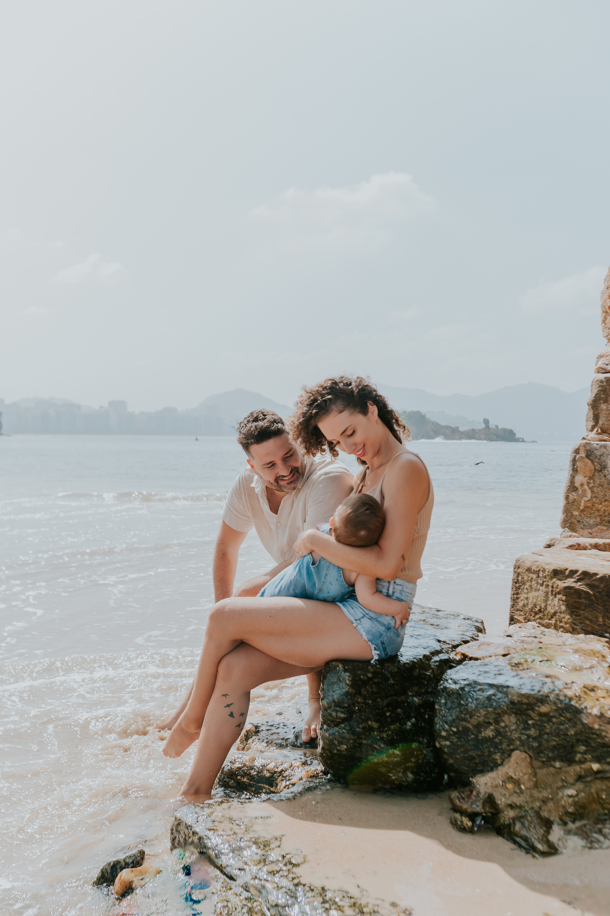 fotografia ensaio familia externo acompanhamento bebe 7 meses praia da boa viagem Niteroi rio de janeiro fotografa 