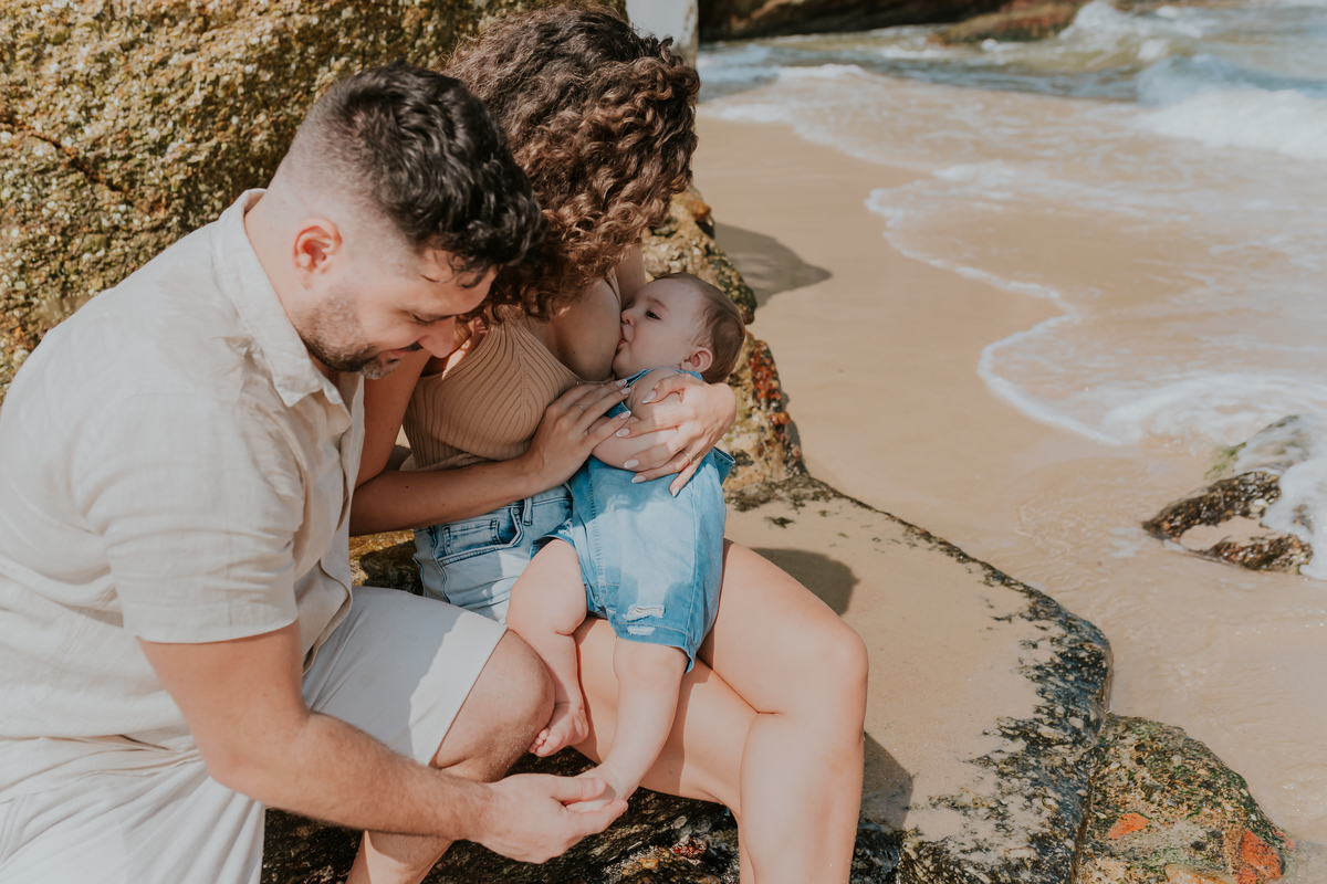 fotografia ensaio familia externo acompanhamento bebe 7 meses praia da boa viagem Niteroi rio de janeiro fotografa 