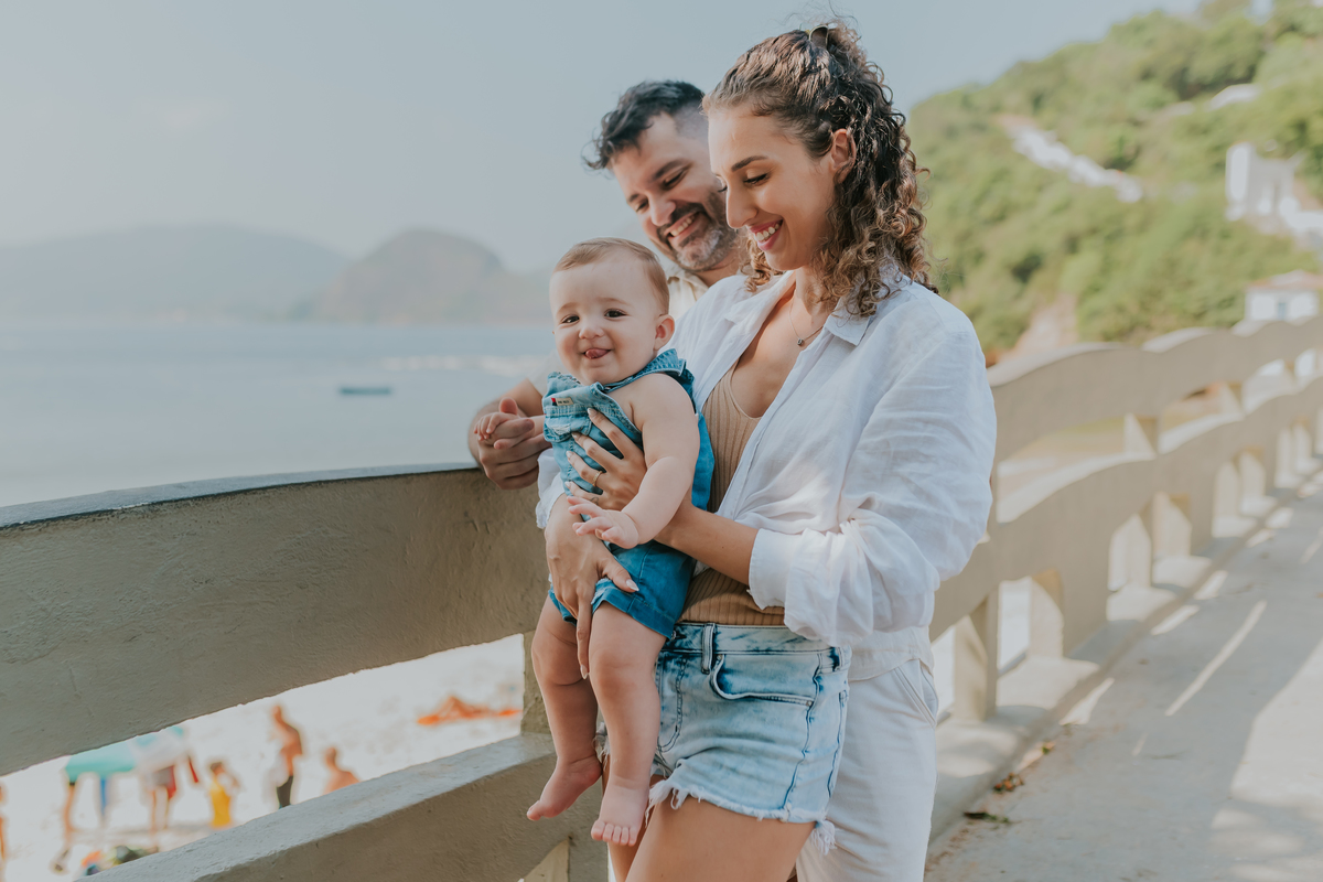fotografia ensaio familia externo acompanhamento bebe 7 meses praia da boa viagem Niteroi rio de janeiro fotografa 