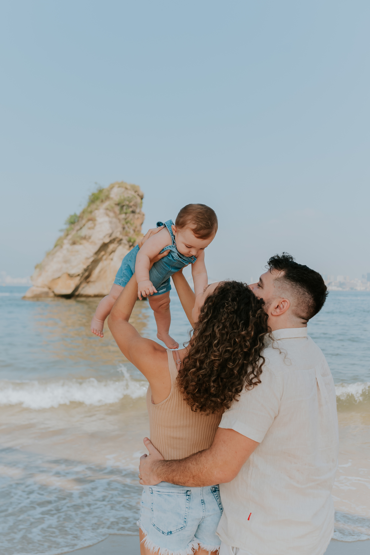 fotografia ensaio familia externo acompanhamento bebe 7 meses praia da boa viagem Niteroi rio de janeiro fotografa 