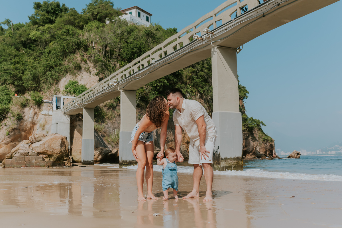 fotografia ensaio familia externo acompanhamento bebe 7 meses praia da boa viagem Niteroi rio de janeiro fotografa 