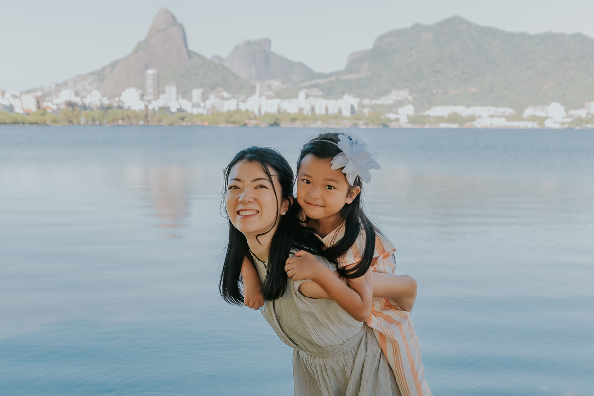 fotografia ensaio familia externo lagoa rodrigo de Freitas japonesa mia e anna fotografa Rio de Janeiro 